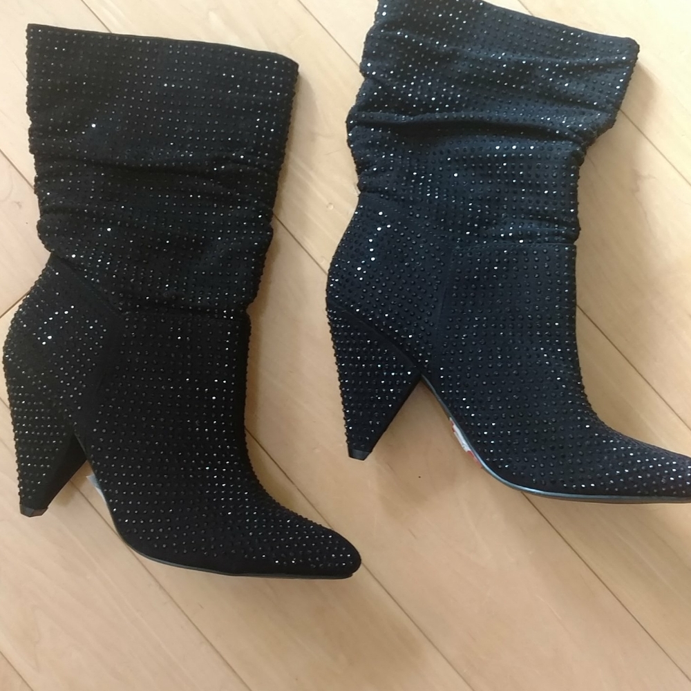 Report Cache boots size 7